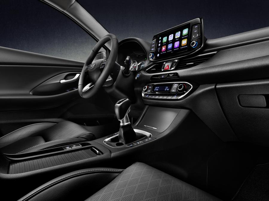 Интерьер Hyundai i30 Fastback (PD) 2017 года  (WW) (фото 7 из 51)